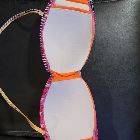 Beautiful & fun muti print color bikini top med - Picture 8 of 8